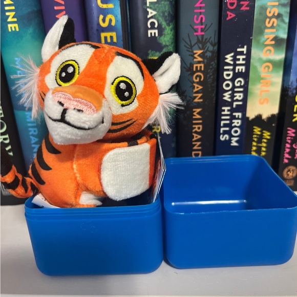 Raja Cutie Cuff - Picture 1 of 1